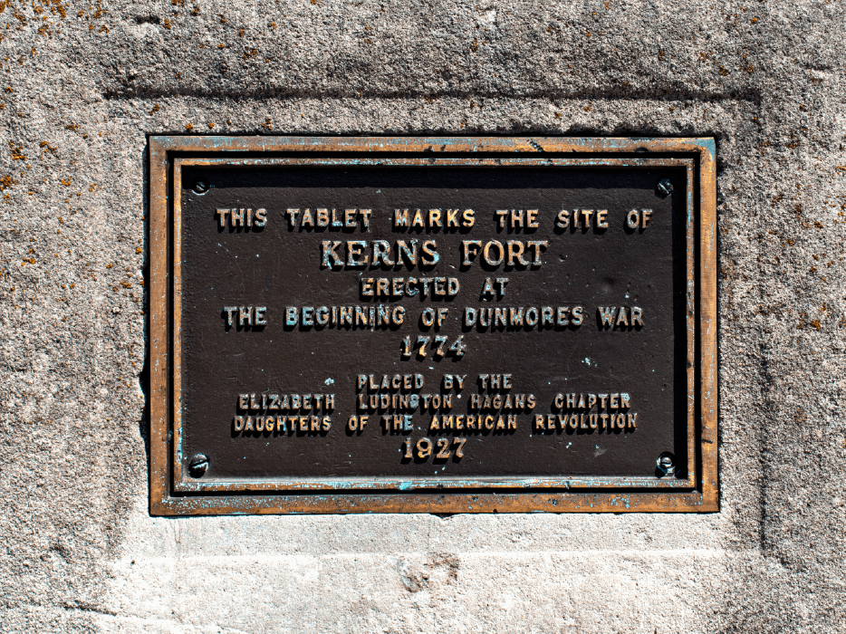 plaque in front of kerns fort